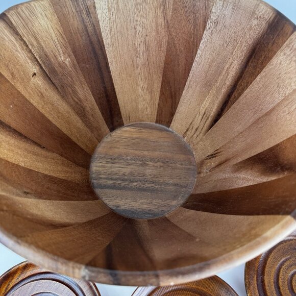 Lipper International Inc. Acacia Wave Large Wooden Salad Bowl & Saucer Plates - Picture 7 of 10